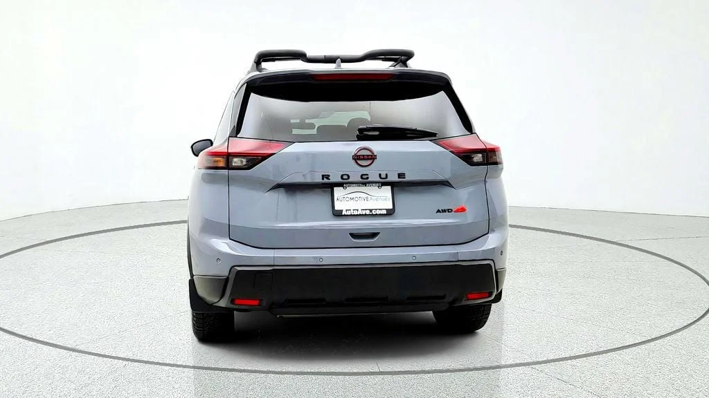 Used 2025 Boulder Gray Pearl Nissan AWD Rock Creek image 6
