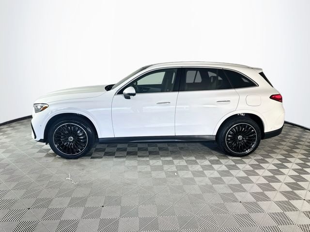 New 2027 Polar White Mercedes-Benz GLC 350e image 4
