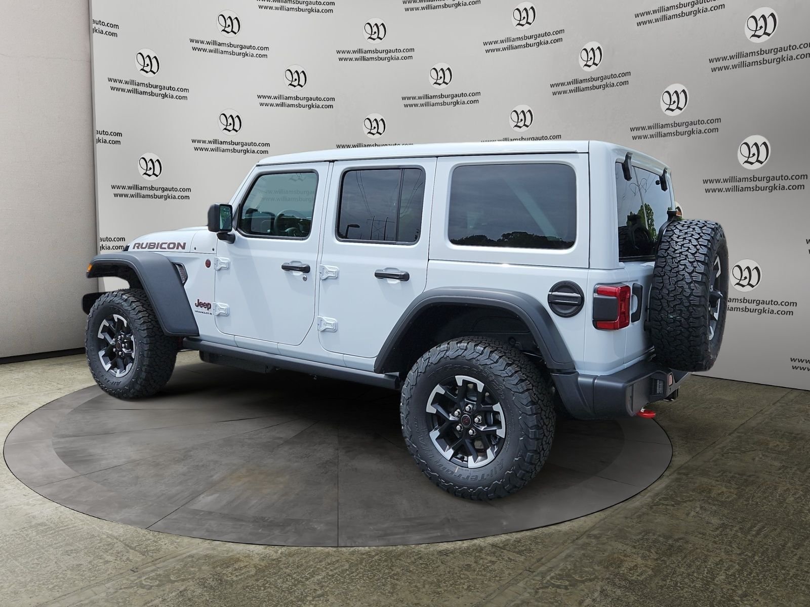 New 2026 Bright White Clear-Coat Exterior Paint Jeep Rubicon image 3