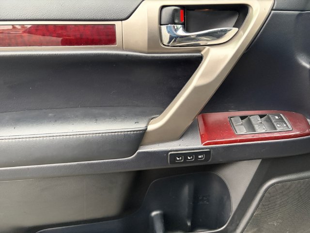 Used 2018 Gray Lexus 460 image 10