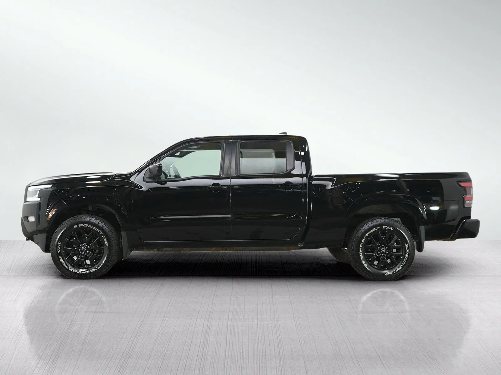 Used 2023 Black Nissan Crew Cab 4x4 SV Auto Long Bed image 2