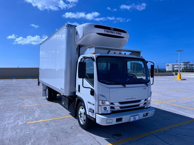 New 2024 ISUZU NRR 18ft Thermo King w/2500lb Lift, 19,500lb GVWR