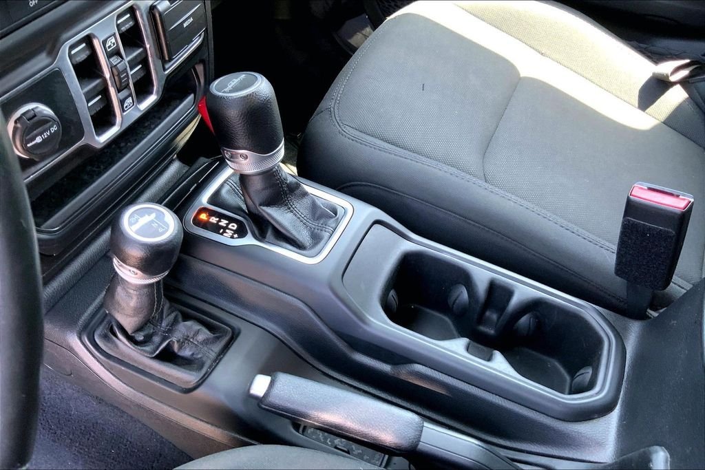 Used 2023 Gray Jeep Sport S image 19