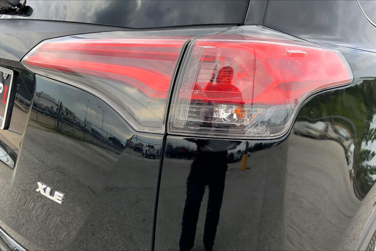Used 2017 Black Toyota XLE image 30
