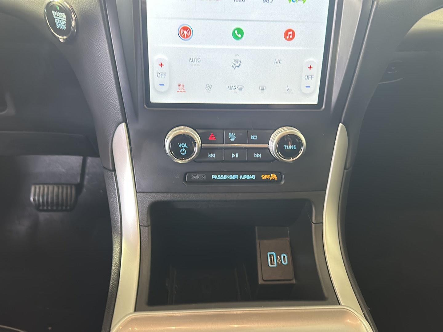 Used 2024 Carbonized Gray Ford SEL image 17