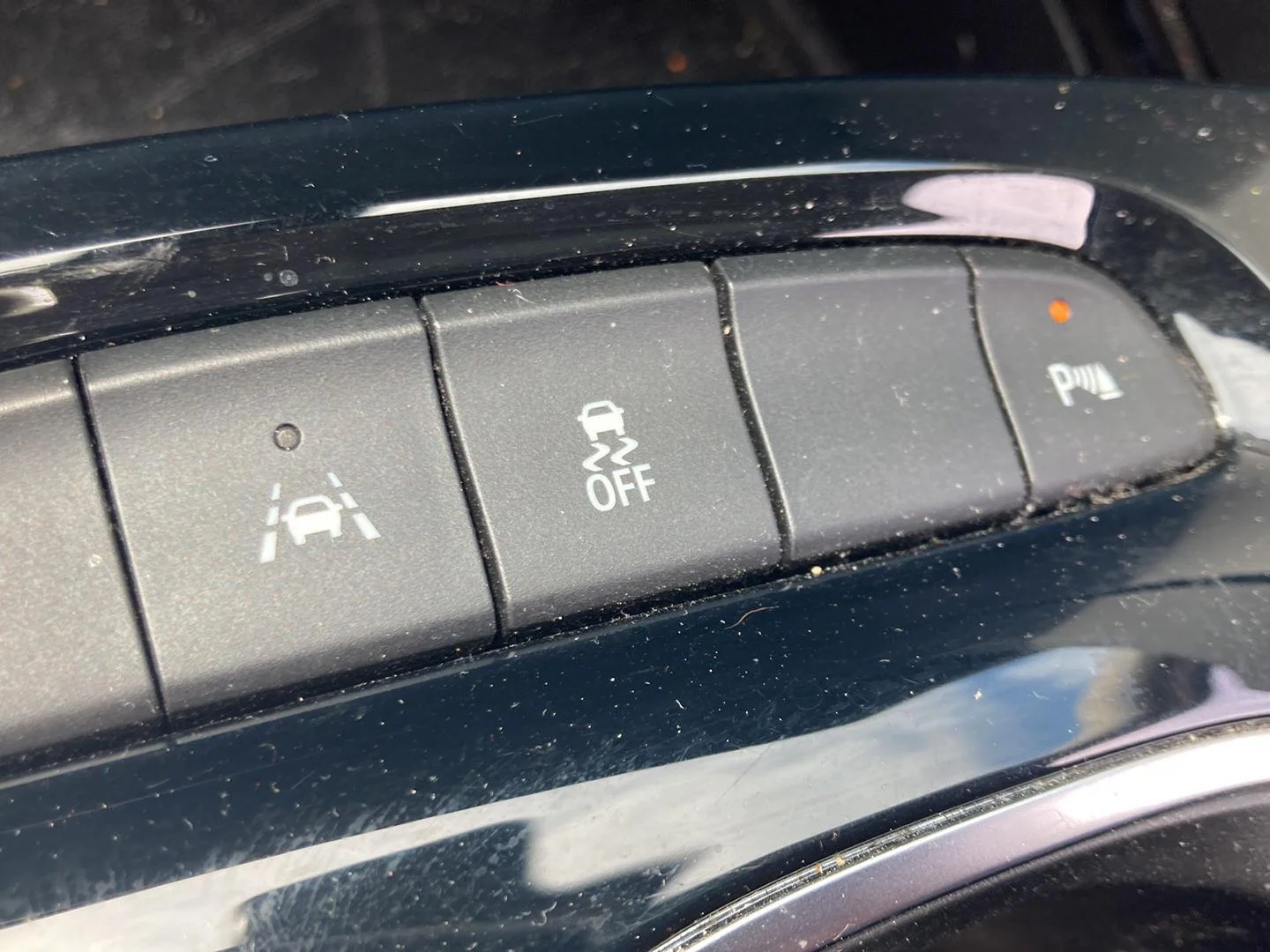 Used 2021 Summit White Buick Preferred image 15