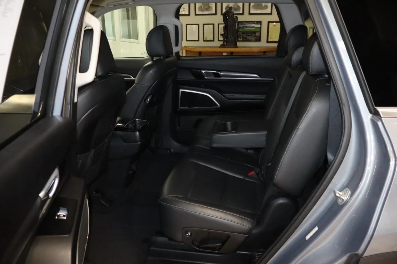 Used 2020 Gravity Gray Kia S image 28