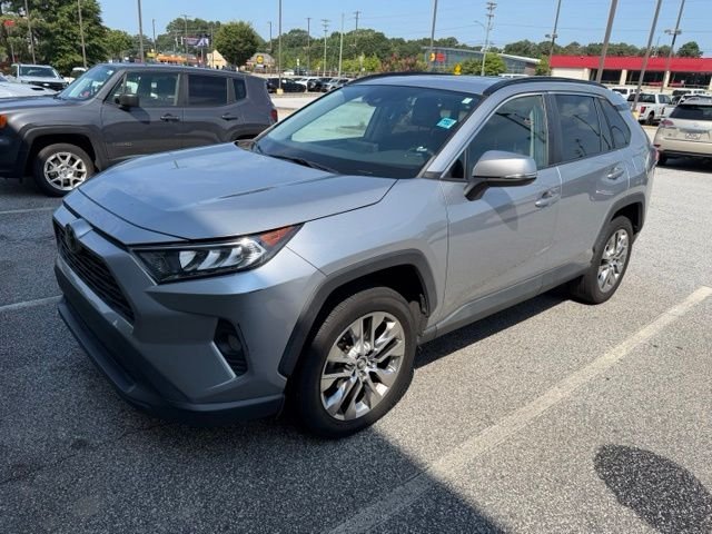 Used 2020 Silver Sky Metallic Toyota XLE Premium image 2