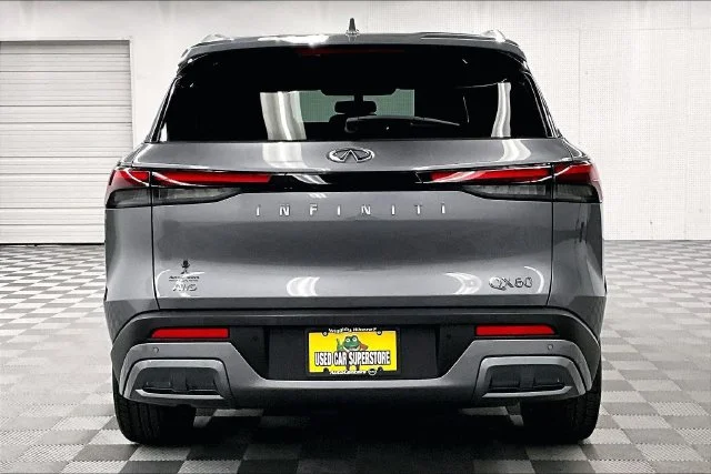 Used 2022 Graphite Shadow INFINITI LUXE image 5