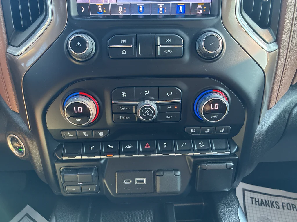 Used 2022 Iridescent Pearl Tricoat Chevrolet High Country image 27