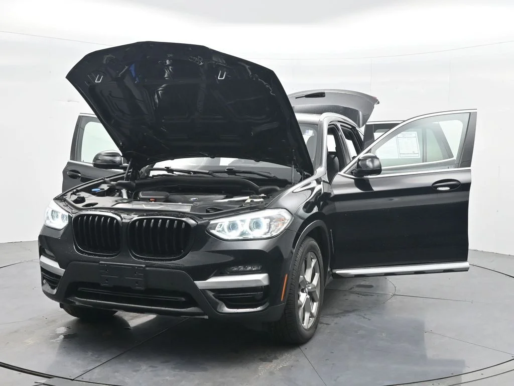 Used 2021 Black BMW xDrive30i image 42