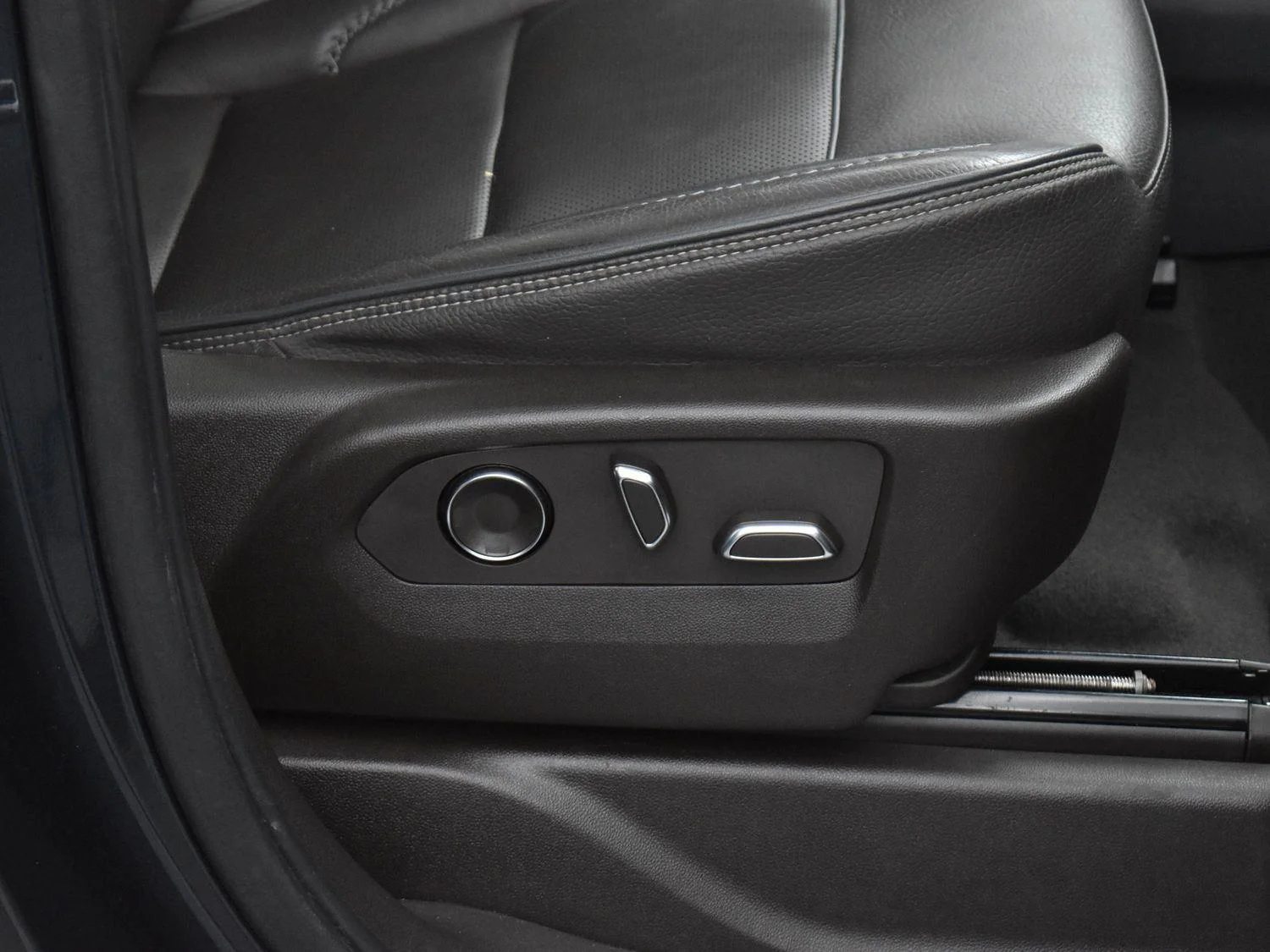 Used 2021 Hunter Metallic GMC Denali image 36