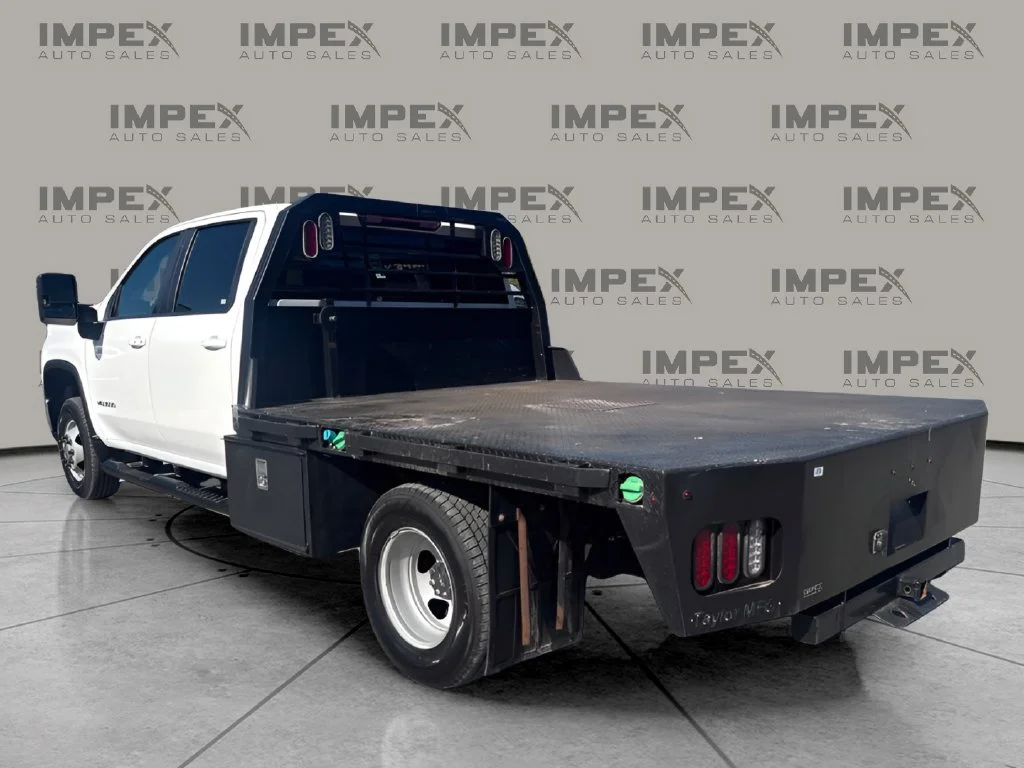 Used 2024 White Chevrolet LT image 3