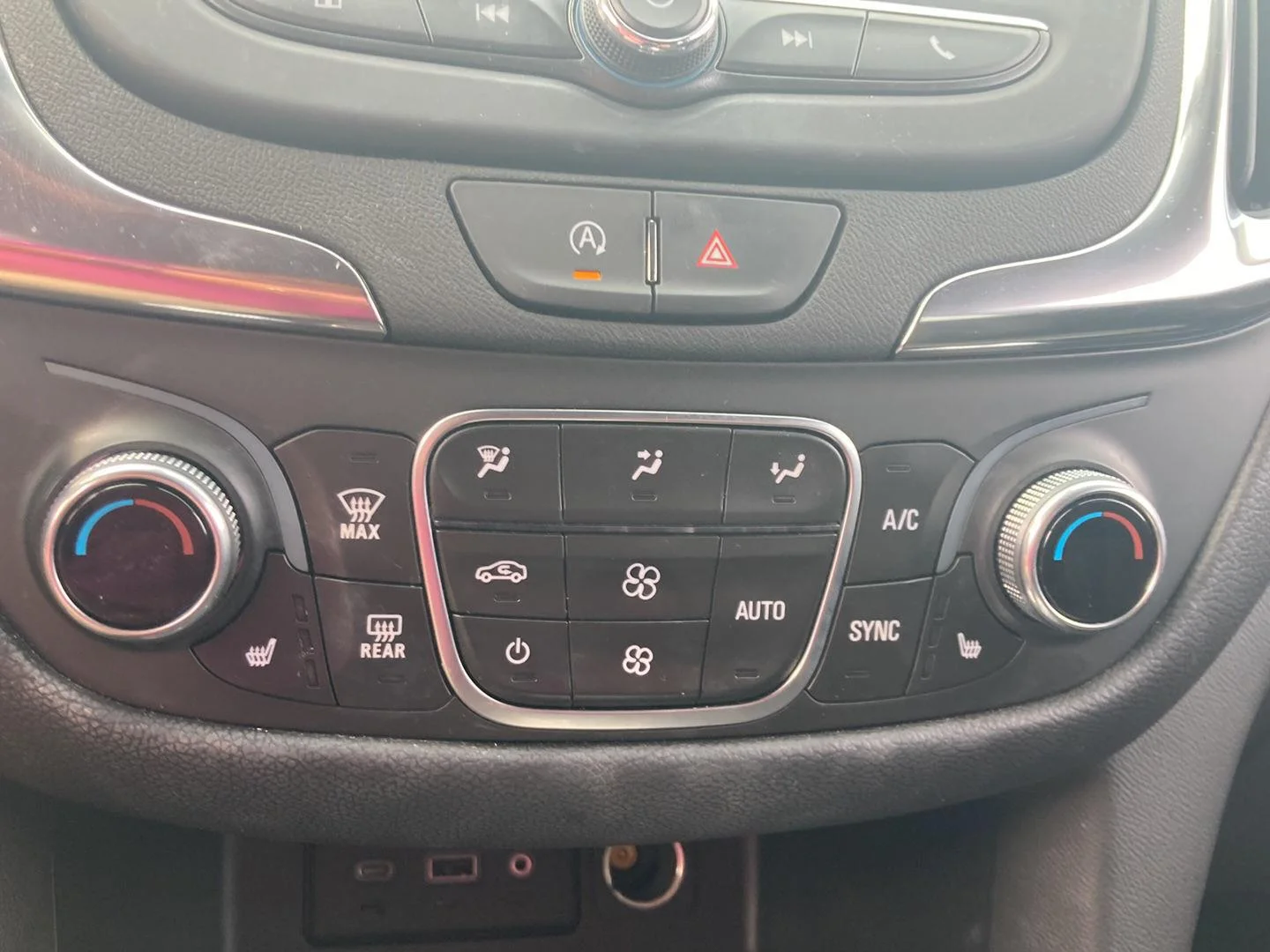 Used 2024 Lakeshore Blue Metallic Chevrolet LT image 21