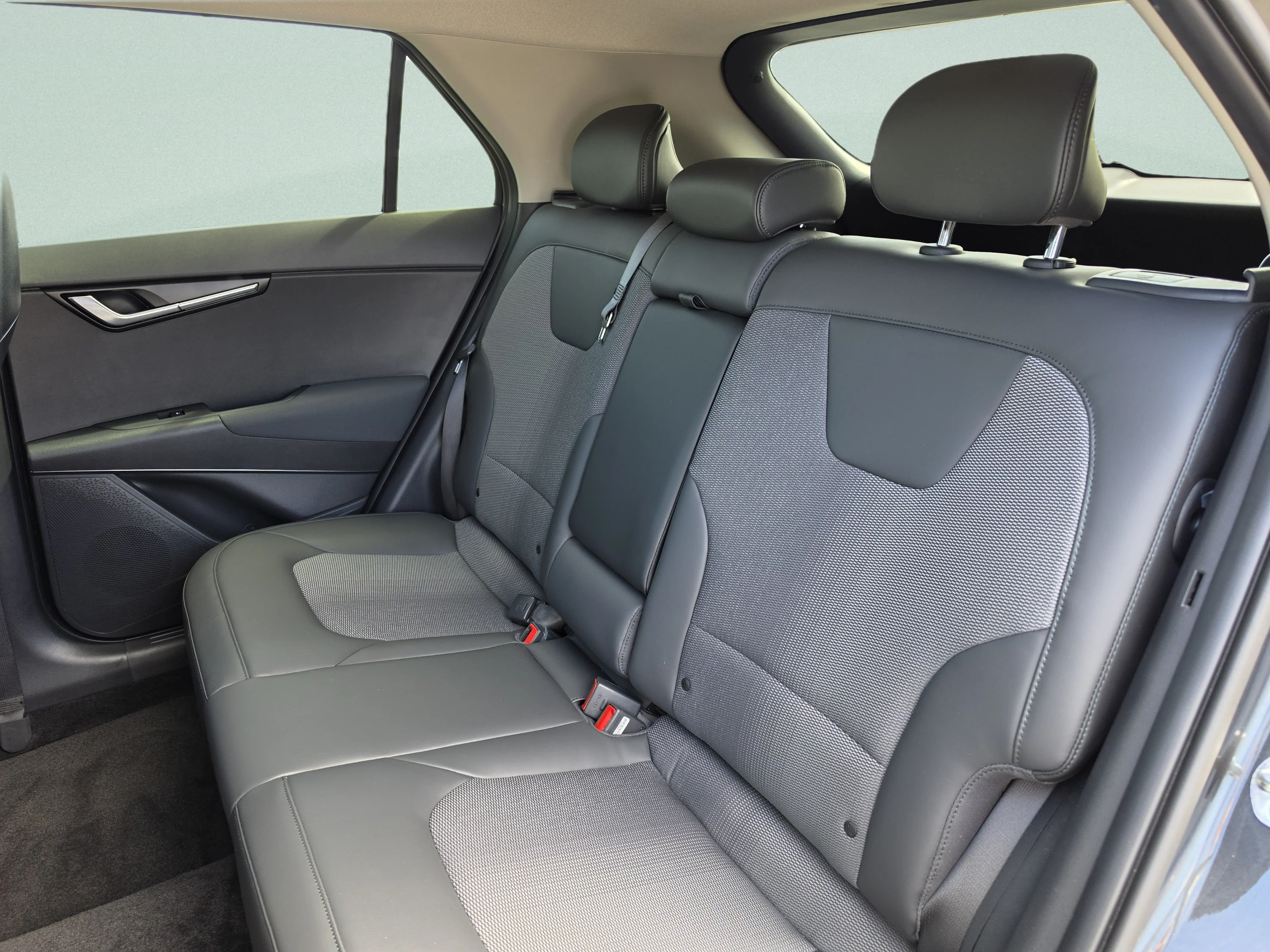 Used 2023 Graphite Gray Kia EX Touring image 22