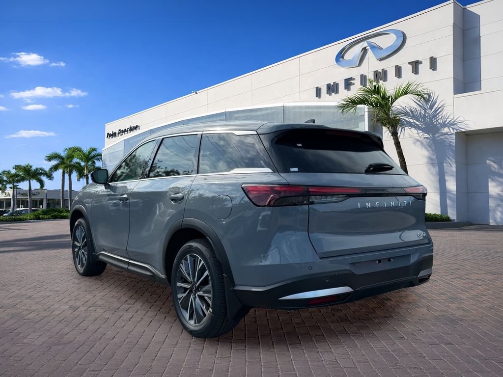 New 2027 HARBOR GRAY INFINITI Luxe FWD image 5