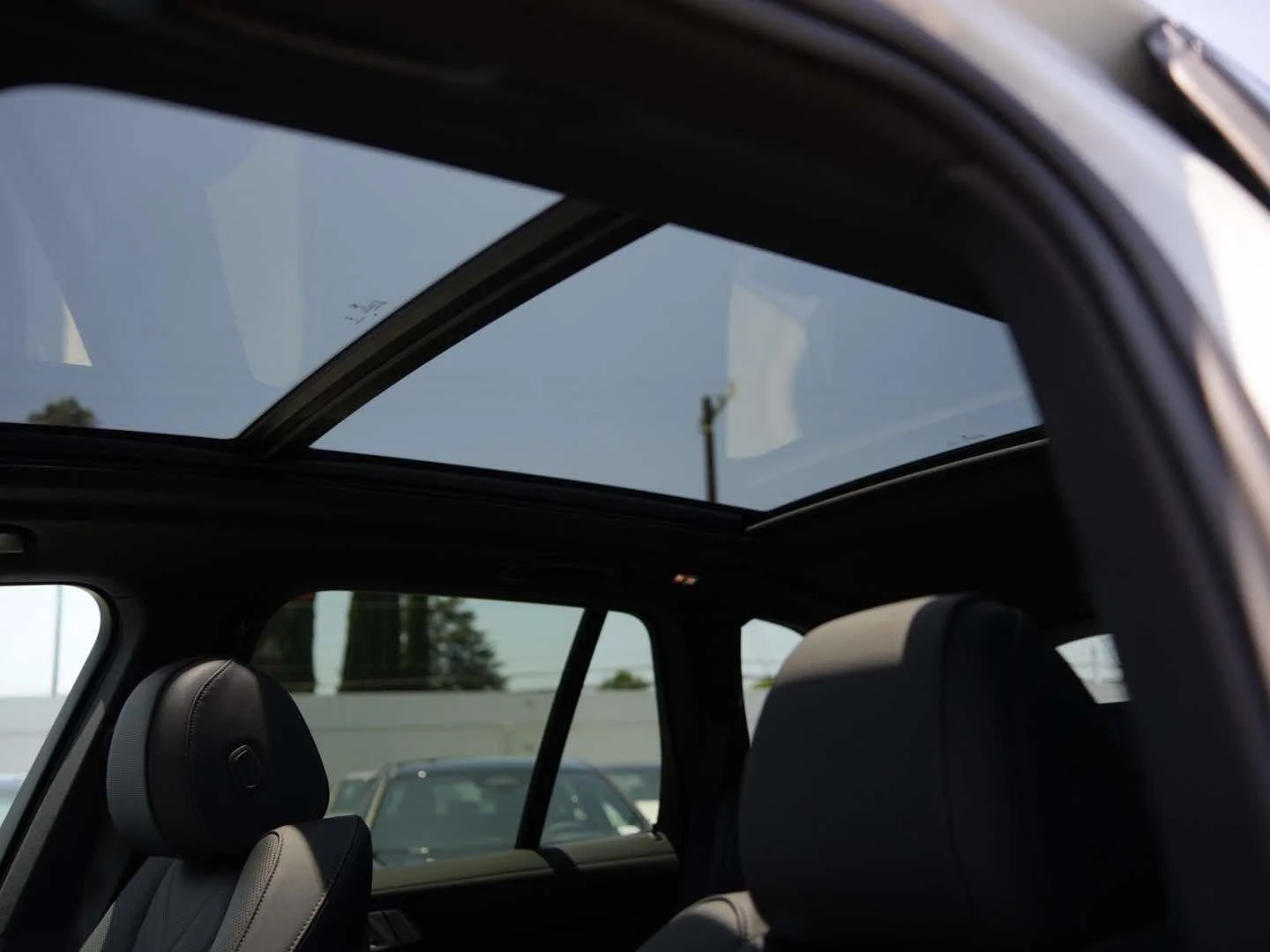 New 2026 Alpine White BMW xDrive40i image 17
