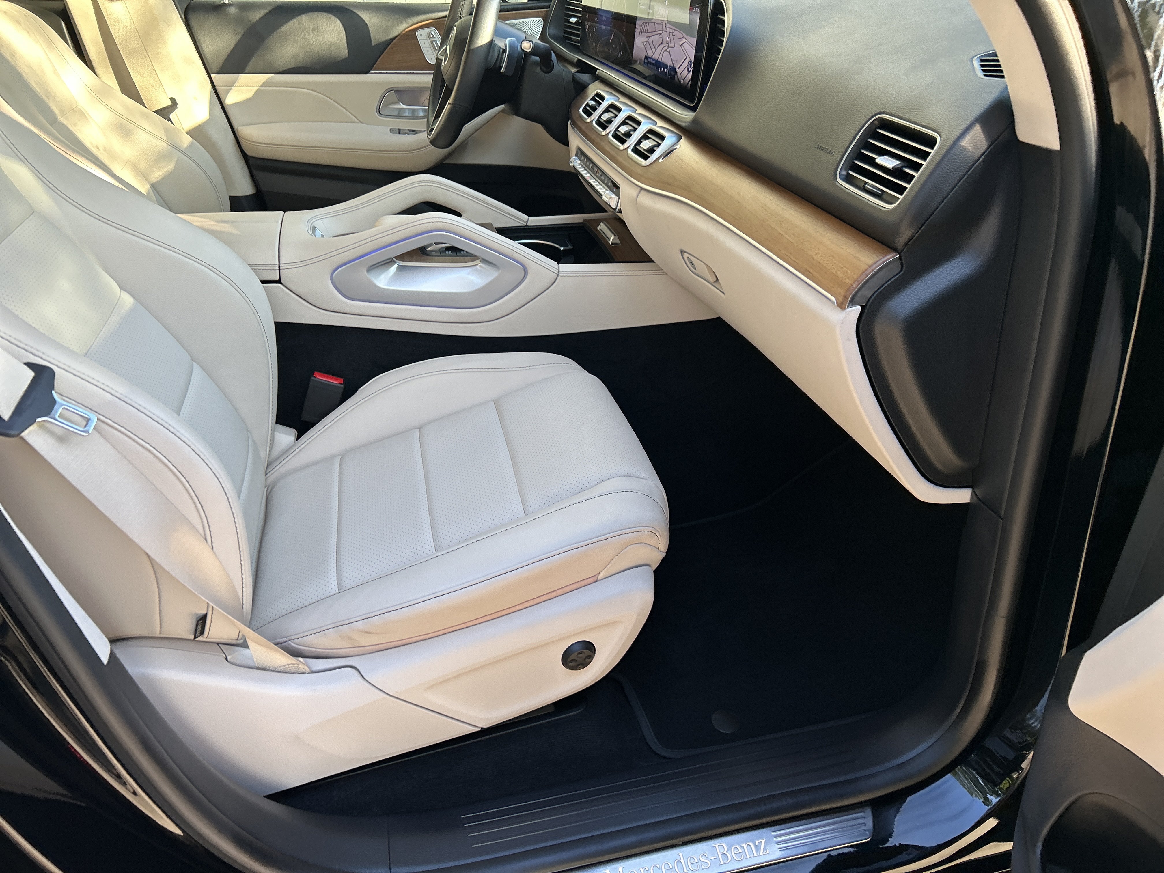 Certified Used 2024 Black Mercedes-Benz GLE 350 4MATIC® SUV image 48