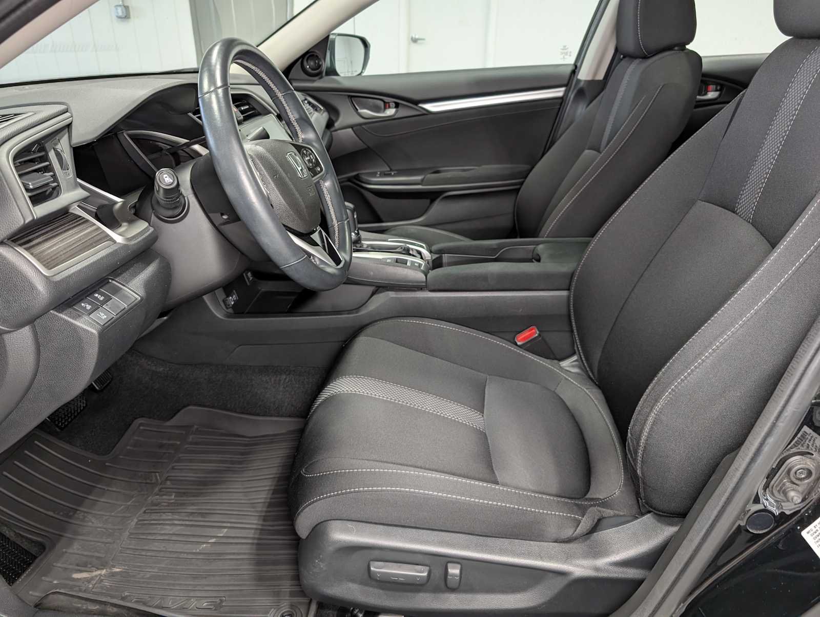 Used 2020 Crystal Black Pearl Honda EX image 4