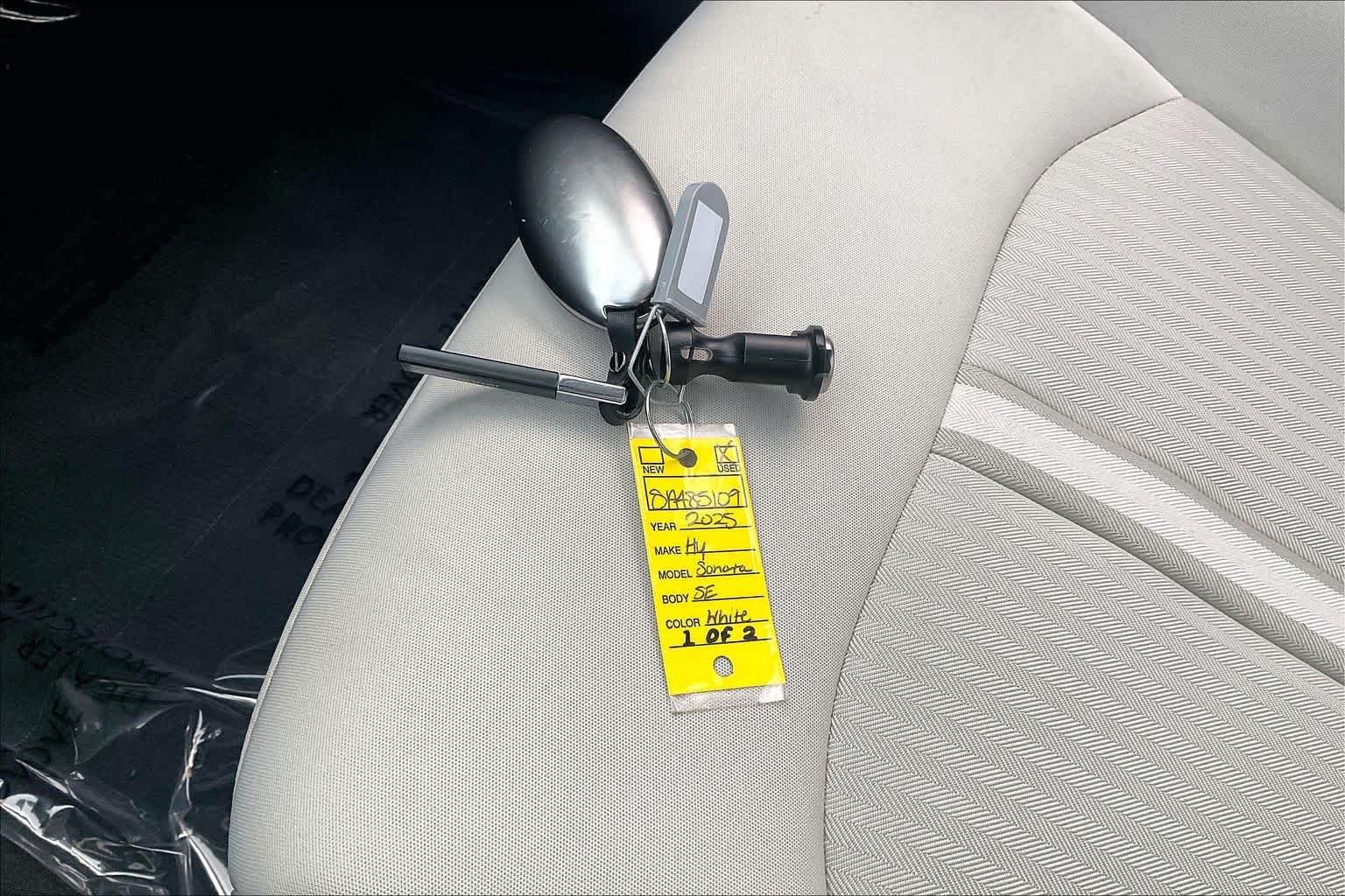 Used 2025 Serenity White Hyundai SE image 15