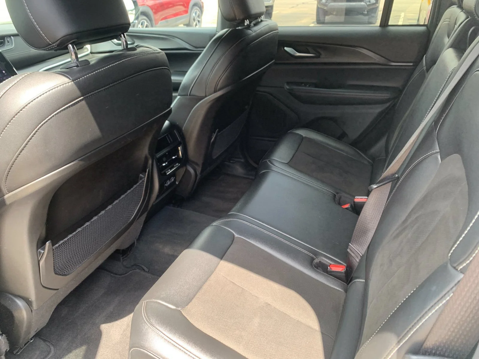2023 Jeep Grand Cherokee Altitude - Photo 13