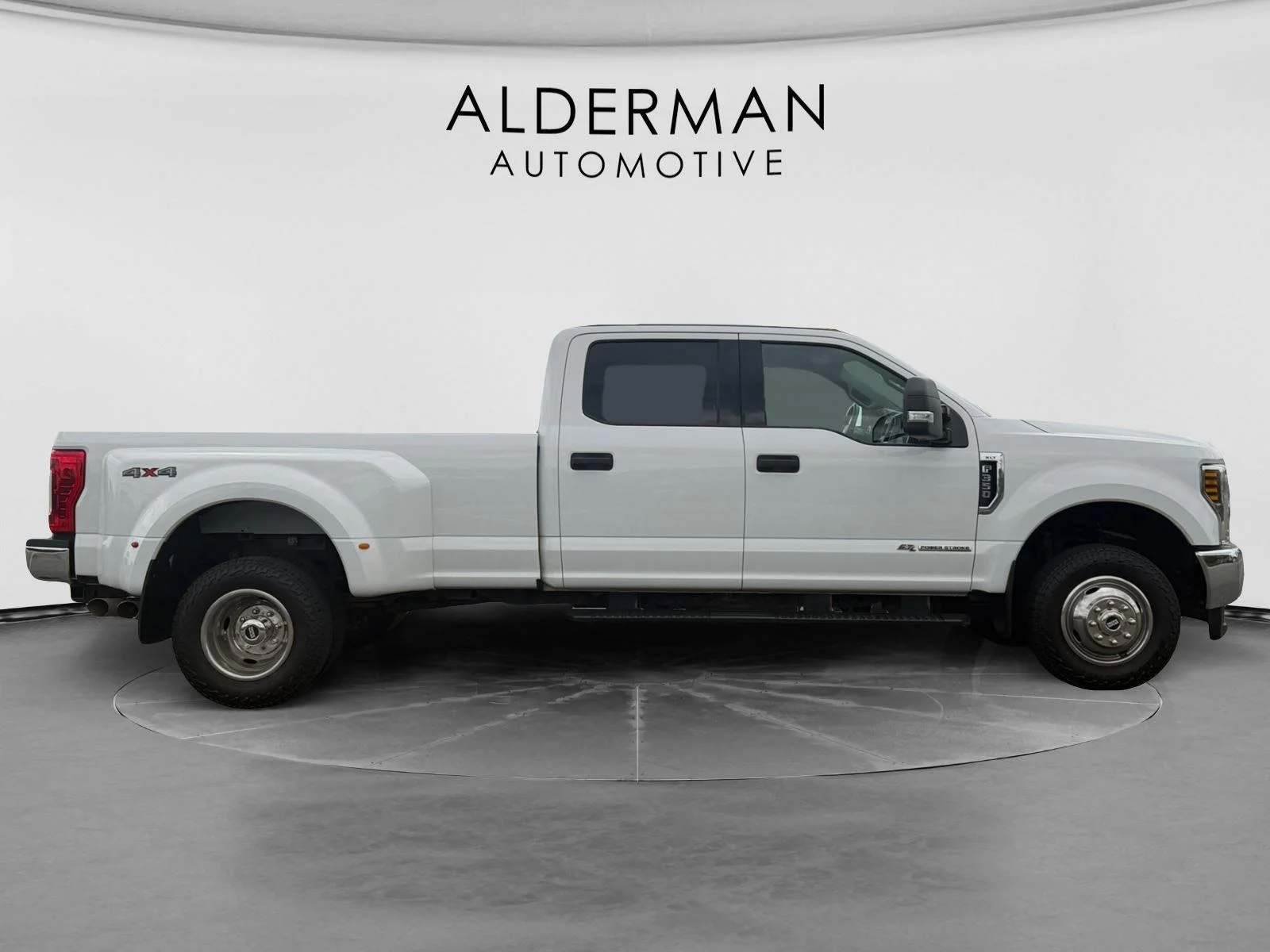 2018 Ford F-350 Super Duty XLT - Photo 6