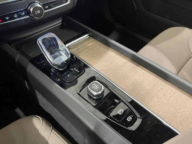 New 2026 Vapour Grey Volvo Plus image 18