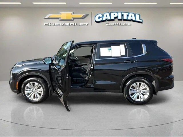 Used 2025 Black Mitsubishi ES 2.5 2WD image 9