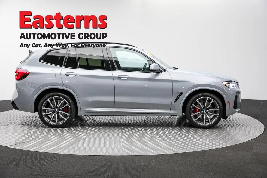 Used 2022 Gray BMW sDrive30i image 4
