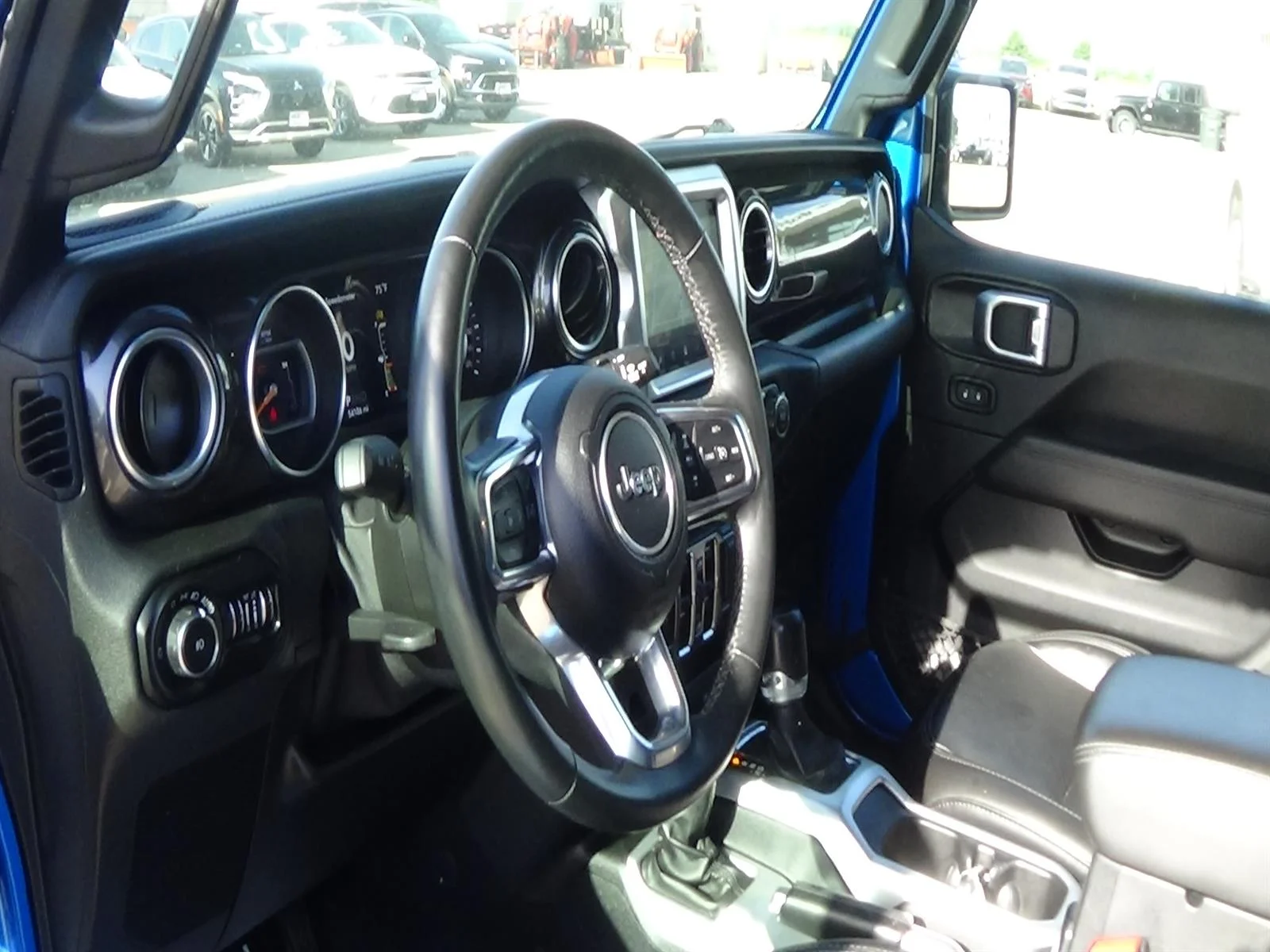 Used 2021 Hydro Blue Pearl Coat (pbj) Jeep Sahara Altitude image 15