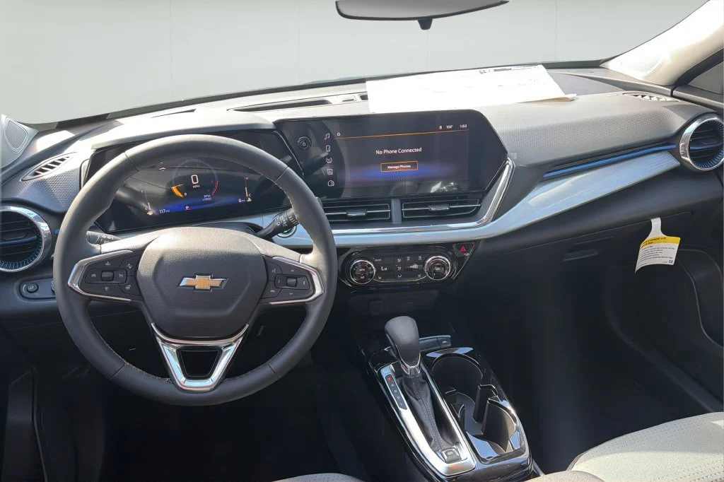 New 2026 Summit White Chevrolet LT image 19