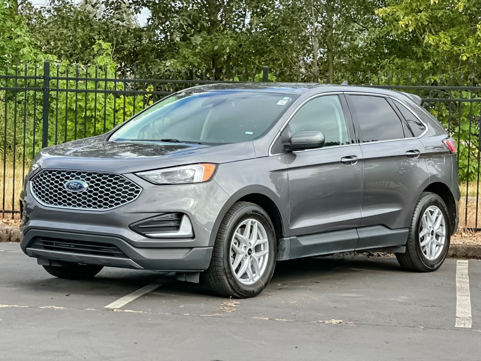 Used 2024 Gray Ford SEL image 7