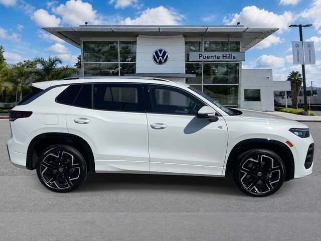 New 2026 White/off-white Volkswagen 2.0T SE R-Line Black image 3