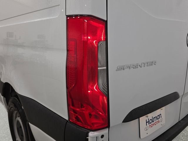 Used 2024 White Mercedes-Benz Cargo 144 WB image 28