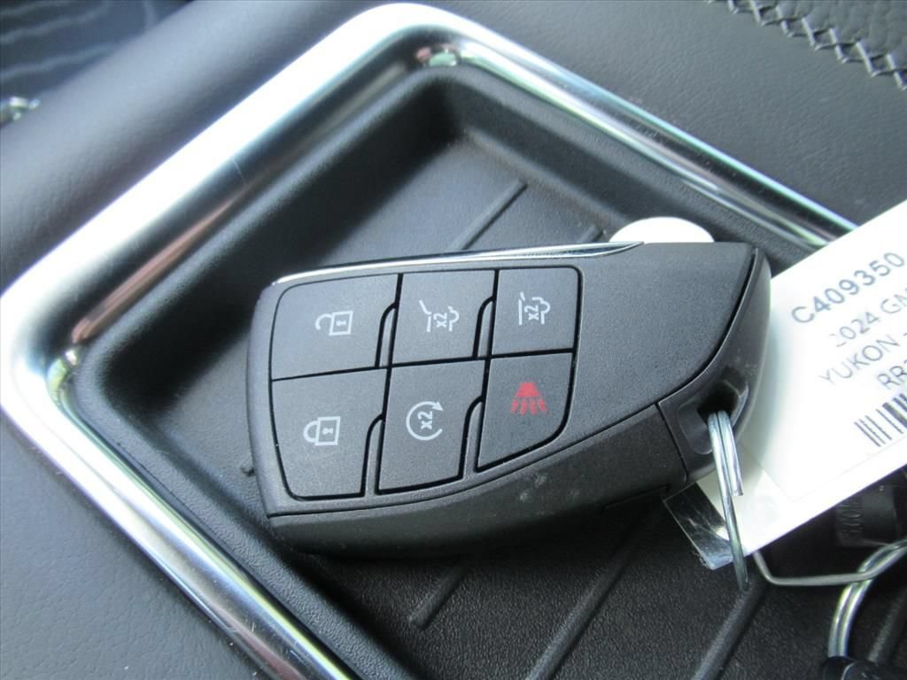 2024 GMC Yukon Denali - Photo 33
