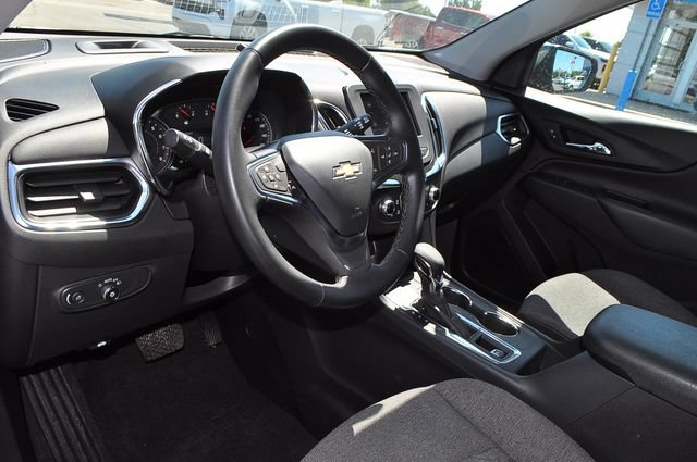 Used 2024 Lakeshore Blue Metallic Chevrolet LT image 9