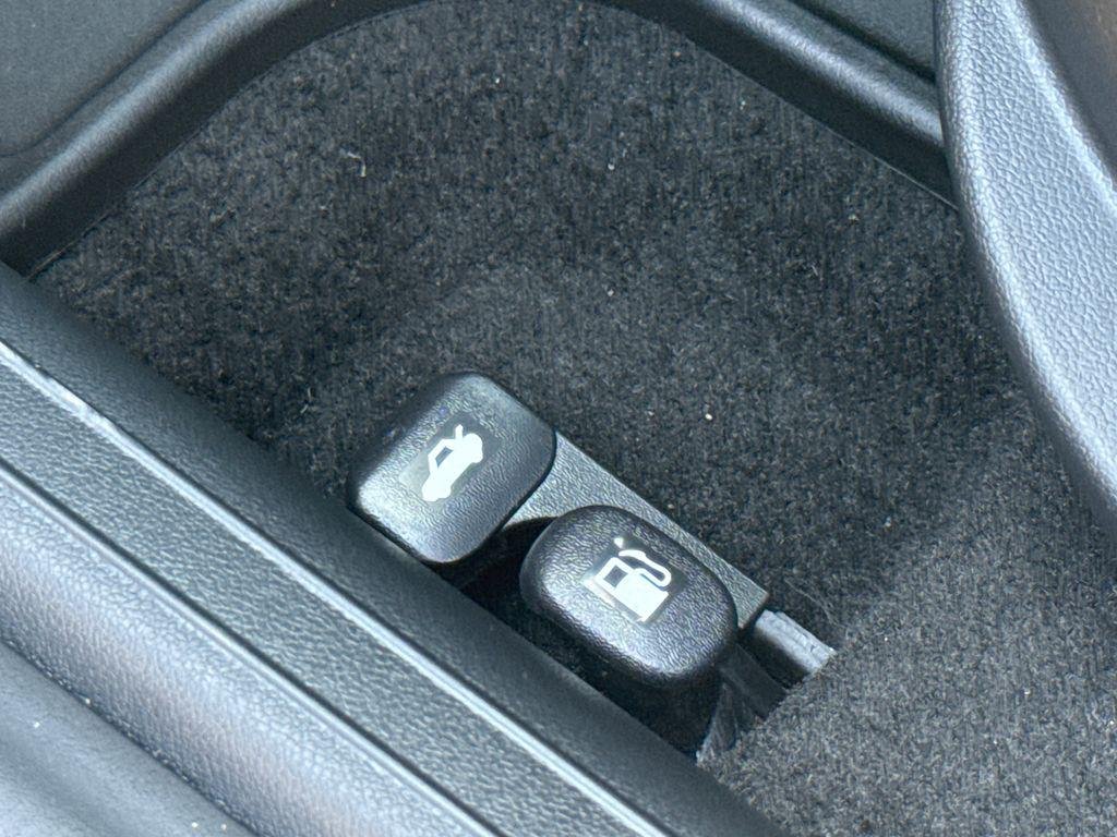 New 2026 White Hyundai SEL Sport Premium image 21
