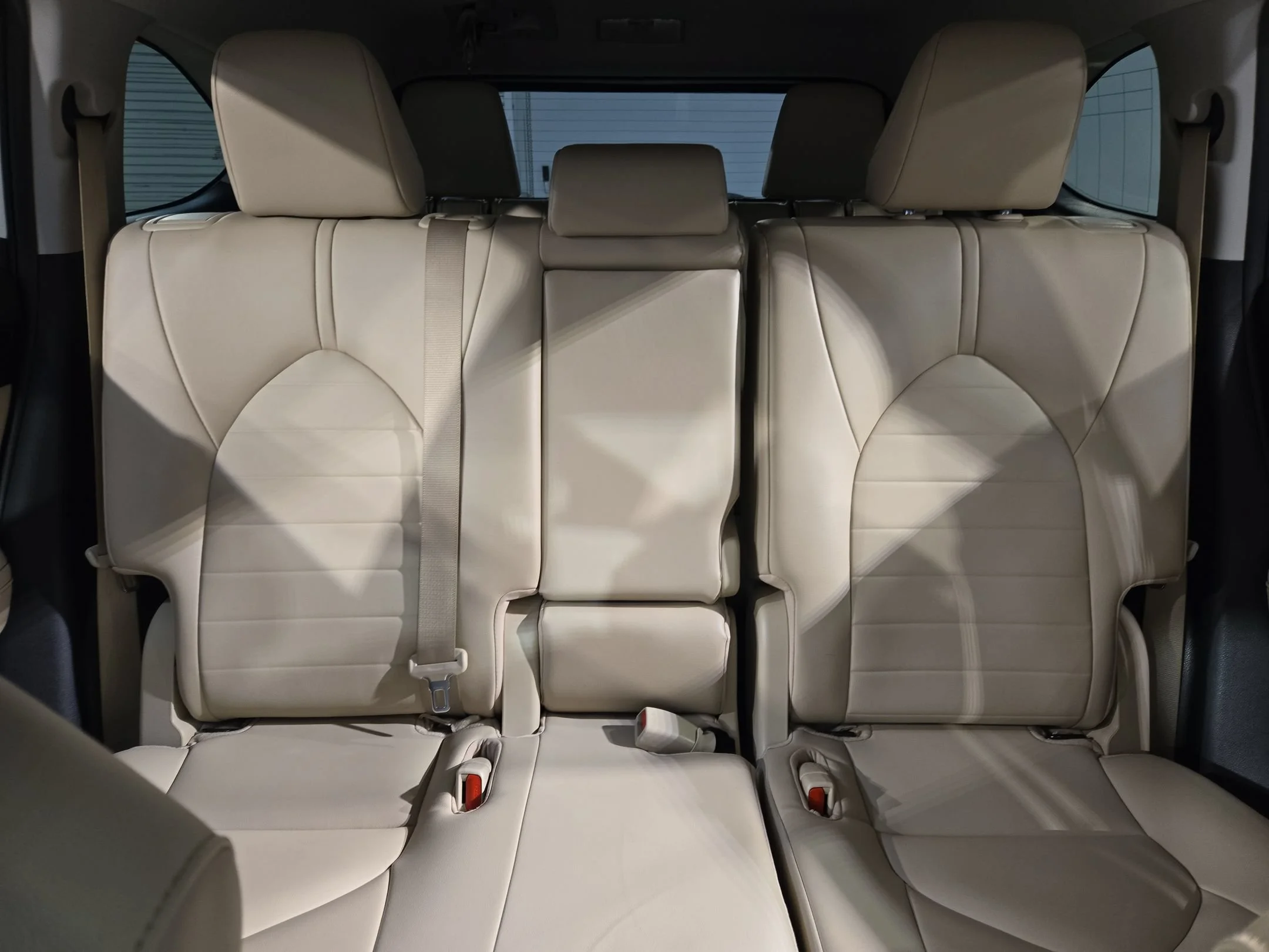 Used 2022 Wind Chill Pearl Toyota XLE image 13