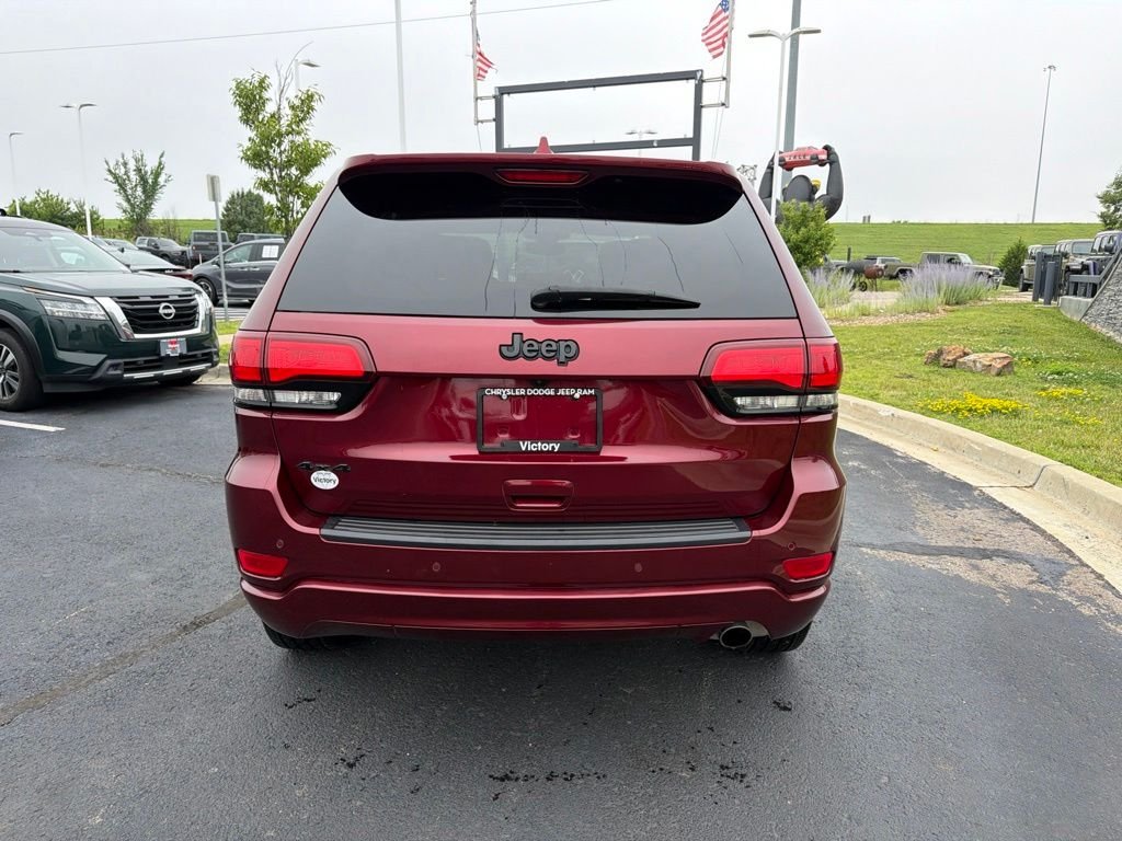 Used 2020 Red Jeep Altitude image 6