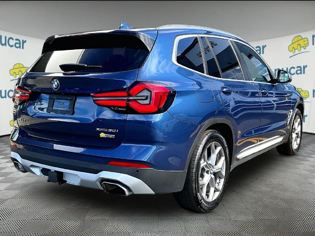Used 2024 Blue BMW xDrive30i image 6
