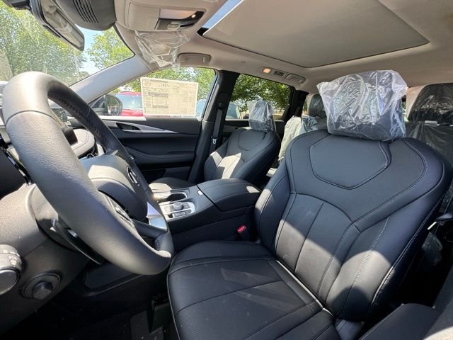 New 2027 MINERAL BLACK INFINITI Luxe AWD image 12