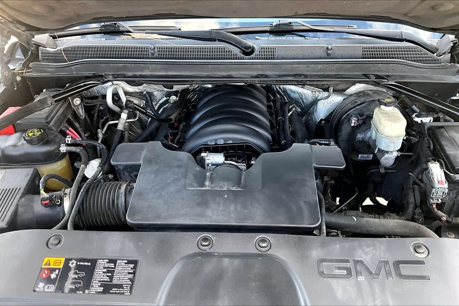 Used 2015 Iridium Metallic GMC SLT image 31