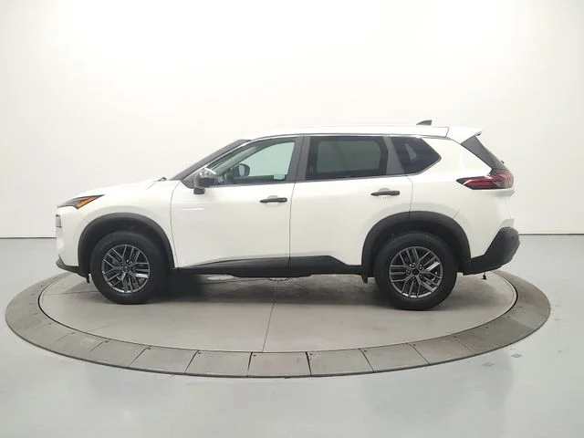 Used 2023 White Nissan S image 5