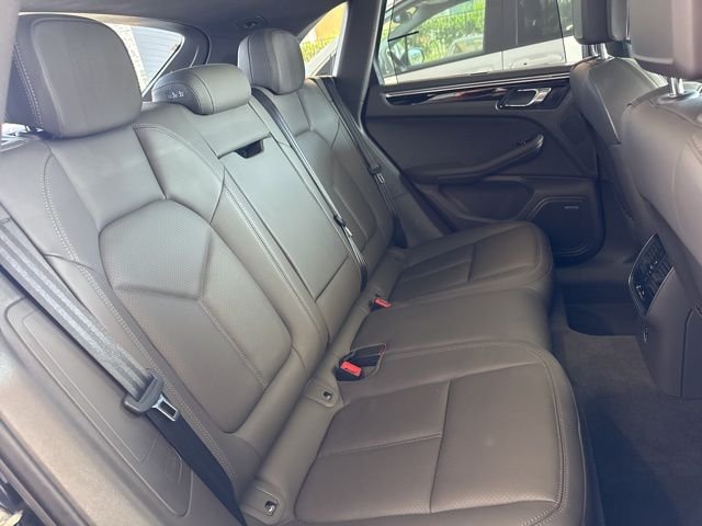 2024 Porsche Macan T - Photo 27