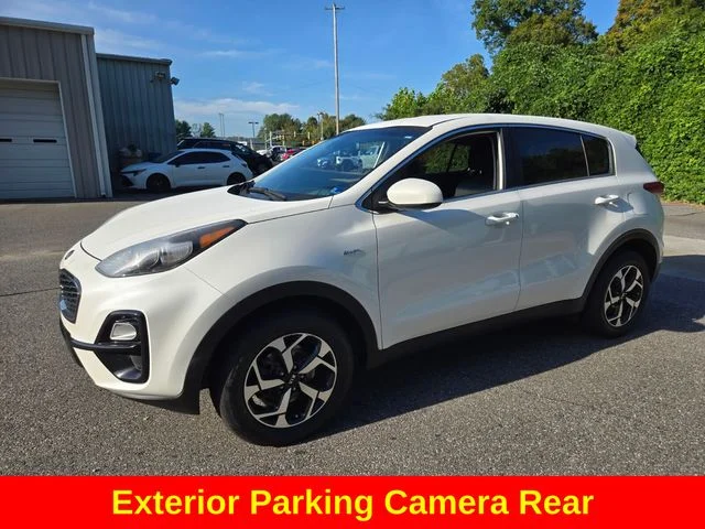 Used 2022 White Kia LX image 4