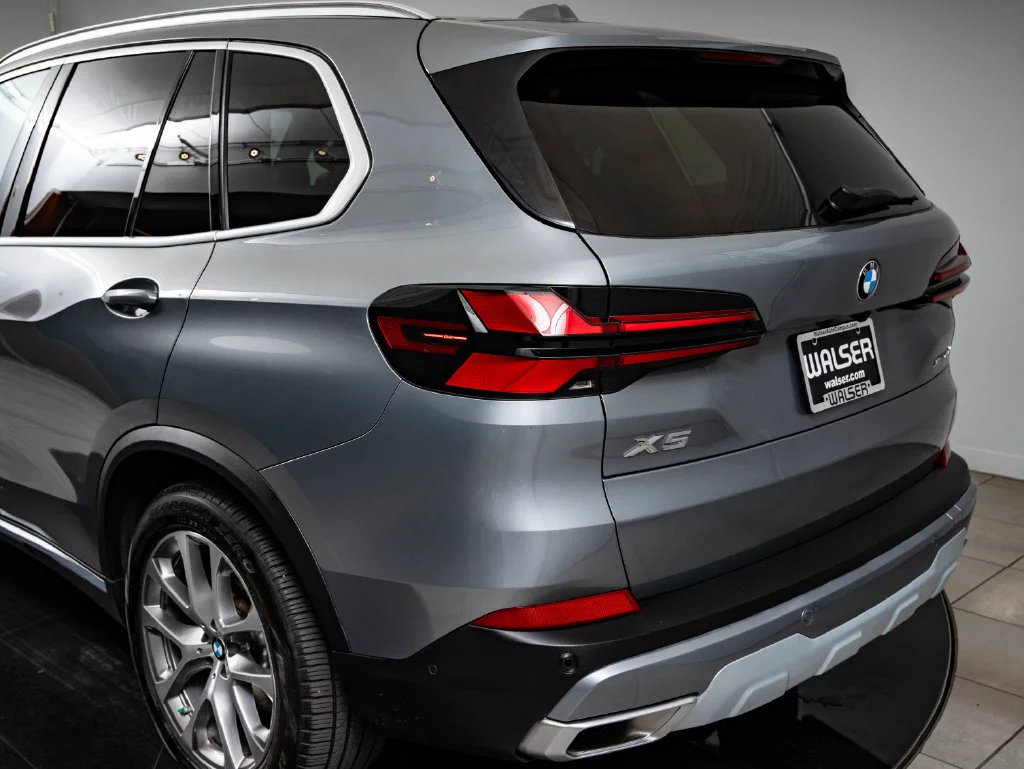 Used 2024 Skyscraper Gray Metallic BMW xDrive40i image 19