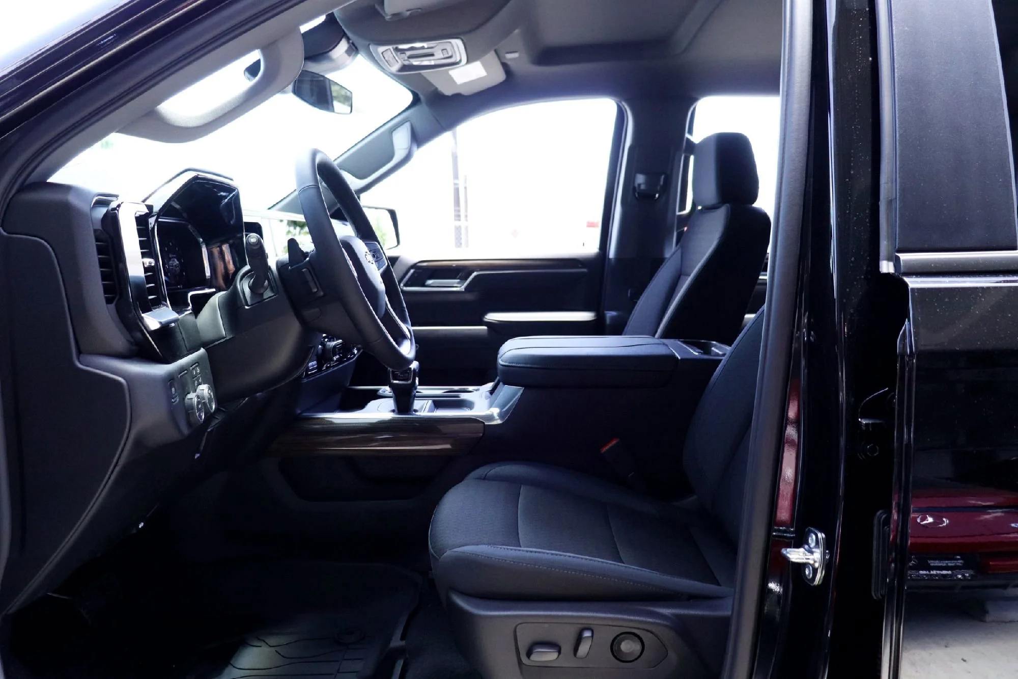 2026 Chevrolet Silverado 1500 LT - Photo 7