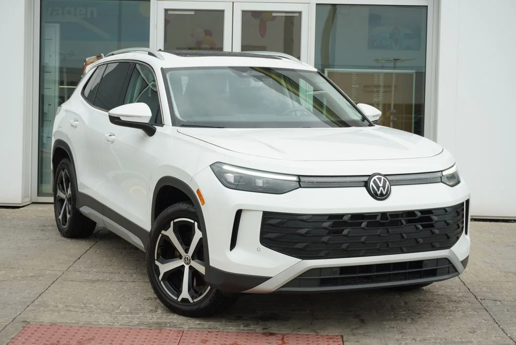 Certified Used 2026 White/off-white Volkswagen 2.0T SE image 7