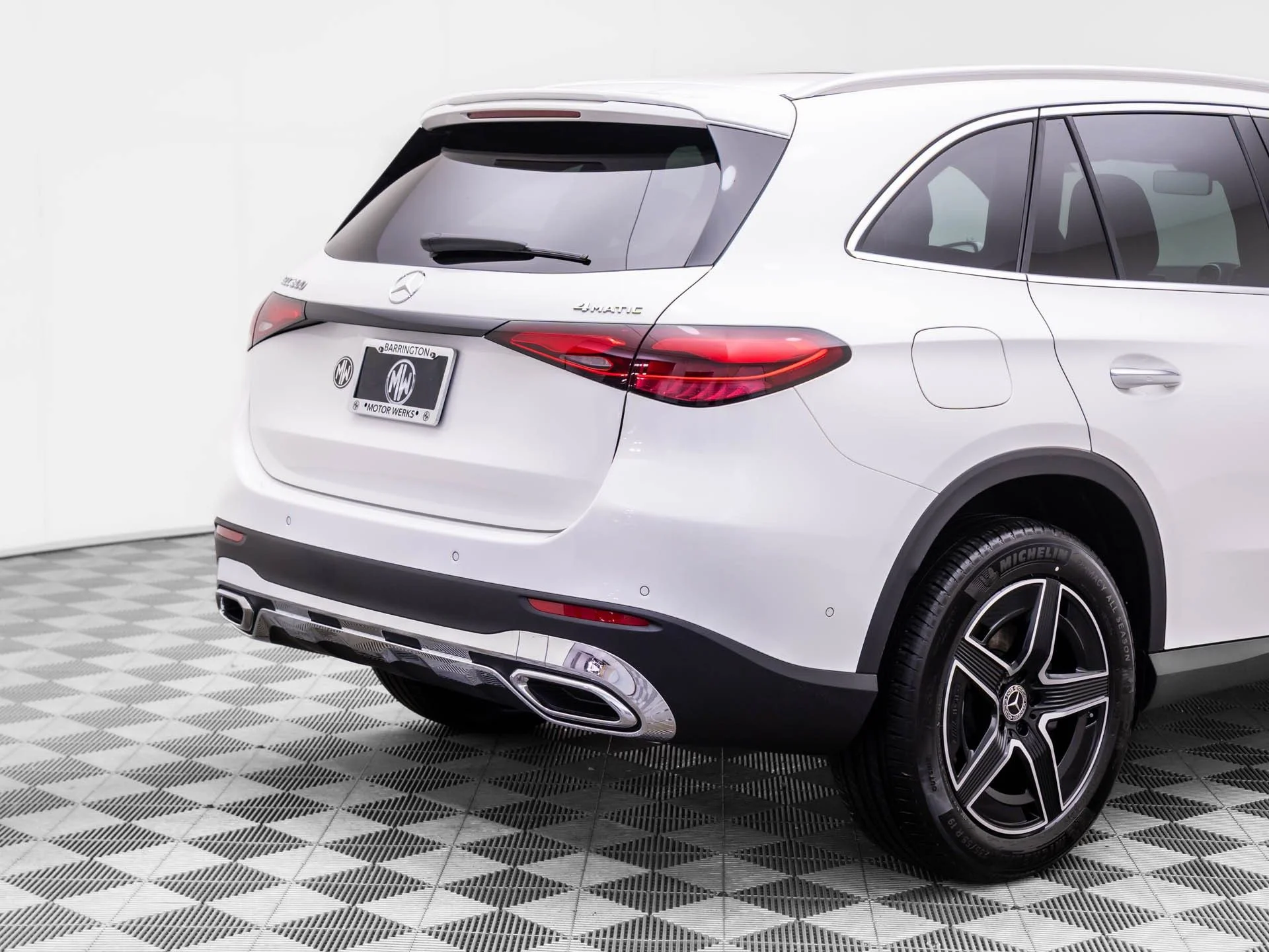 New 2026 White Mercedes-Benz GLC 300 image 31