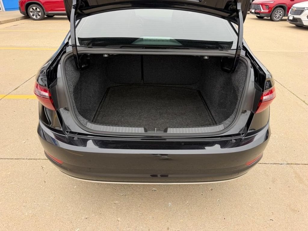 Used 2021 Black Uni Volkswagen S image 4